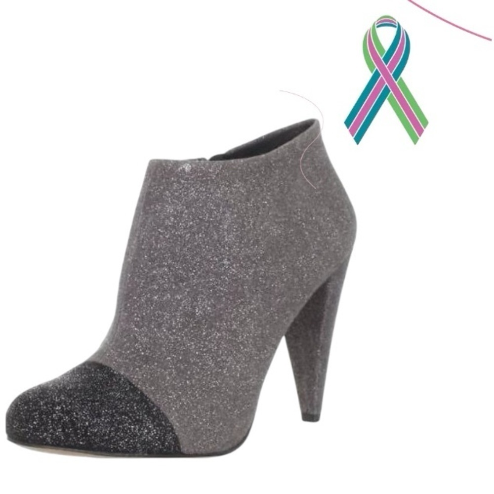 Vince Camuto Amoby2 Ankle Bootie Heel Glitter Cap Toe Gray Black Sz 6.5